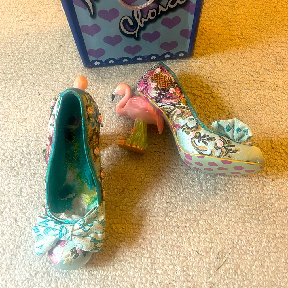 Flamingo heels rare 🔥